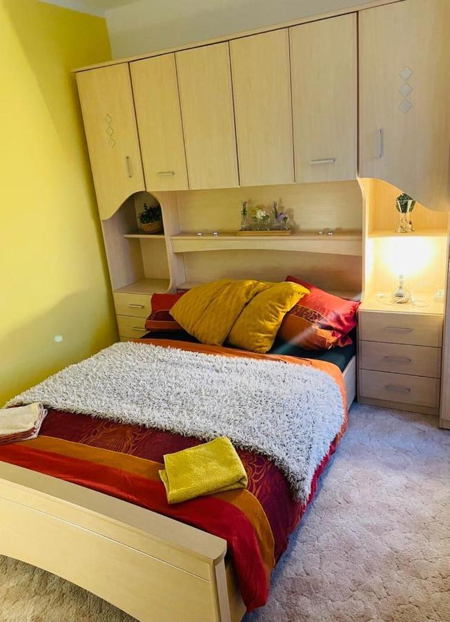 Trutnov-porici Apartment *